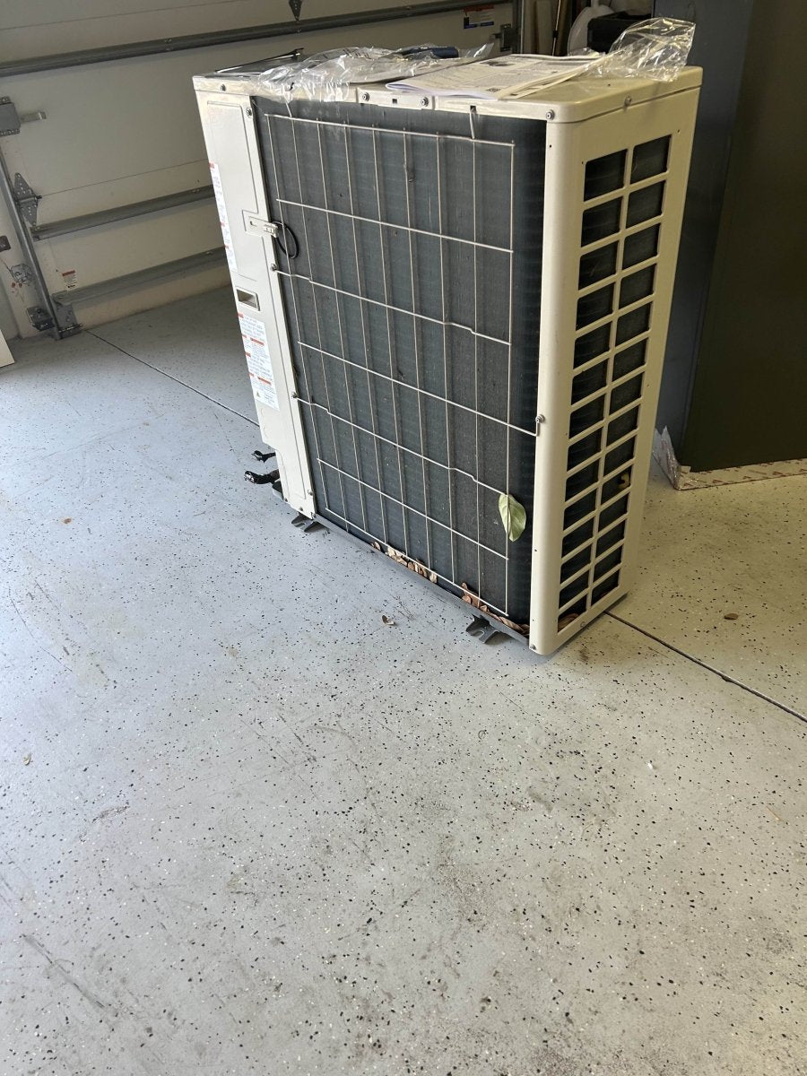 Goodman 17 SEER Side Discharge Inverter Heat Pump with Air Handler System and 10kW Heat kit (GZV6SA4210, AHVE42CP1300, HKTSD10X1) (Used)