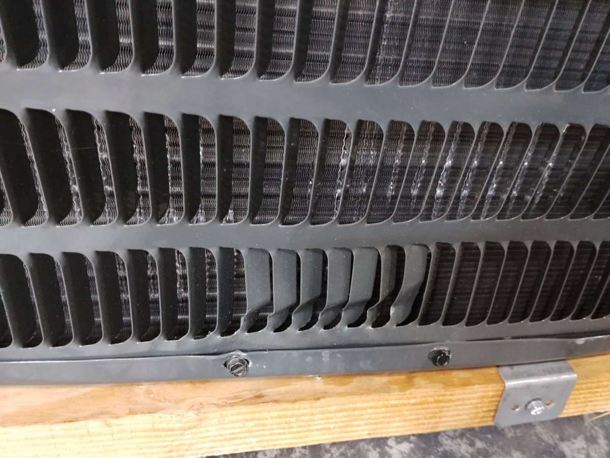 Scratch & Dent - Goodman 3 TON 14.3 SEER2 Classic Series R - 32 AC Condenser (GLXS4BA3610)