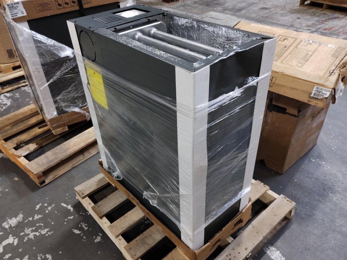 Scratch & Dent - Goodman 80% AFUE 40k BTU Single Stage Upflow Furnace GM9S800403AN